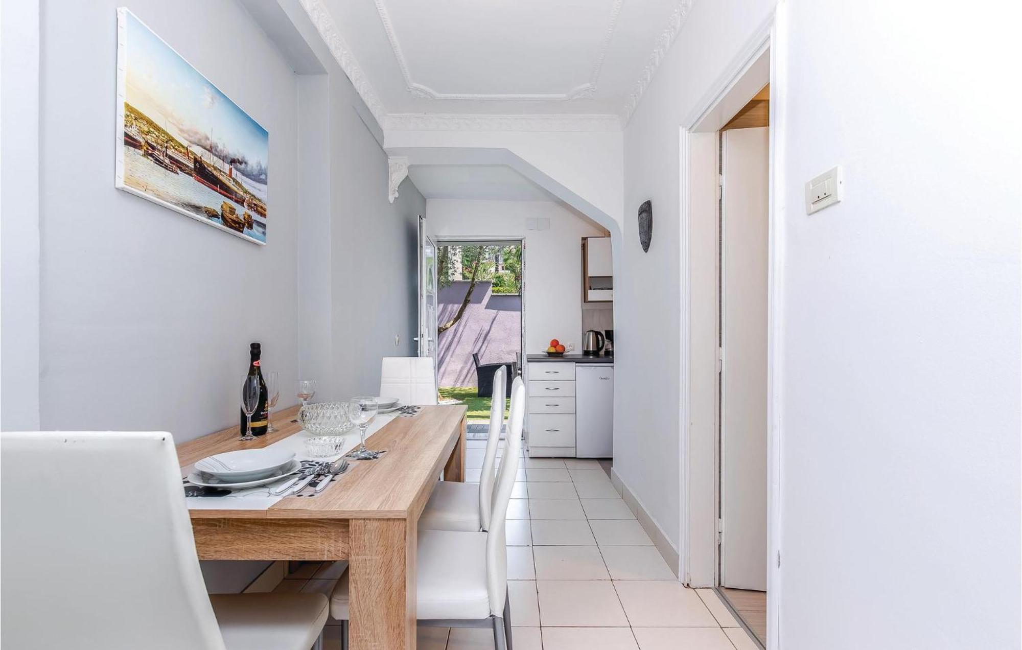 Stunning Apartment In Kostrena With Kitchen Zewnętrze zdjęcie