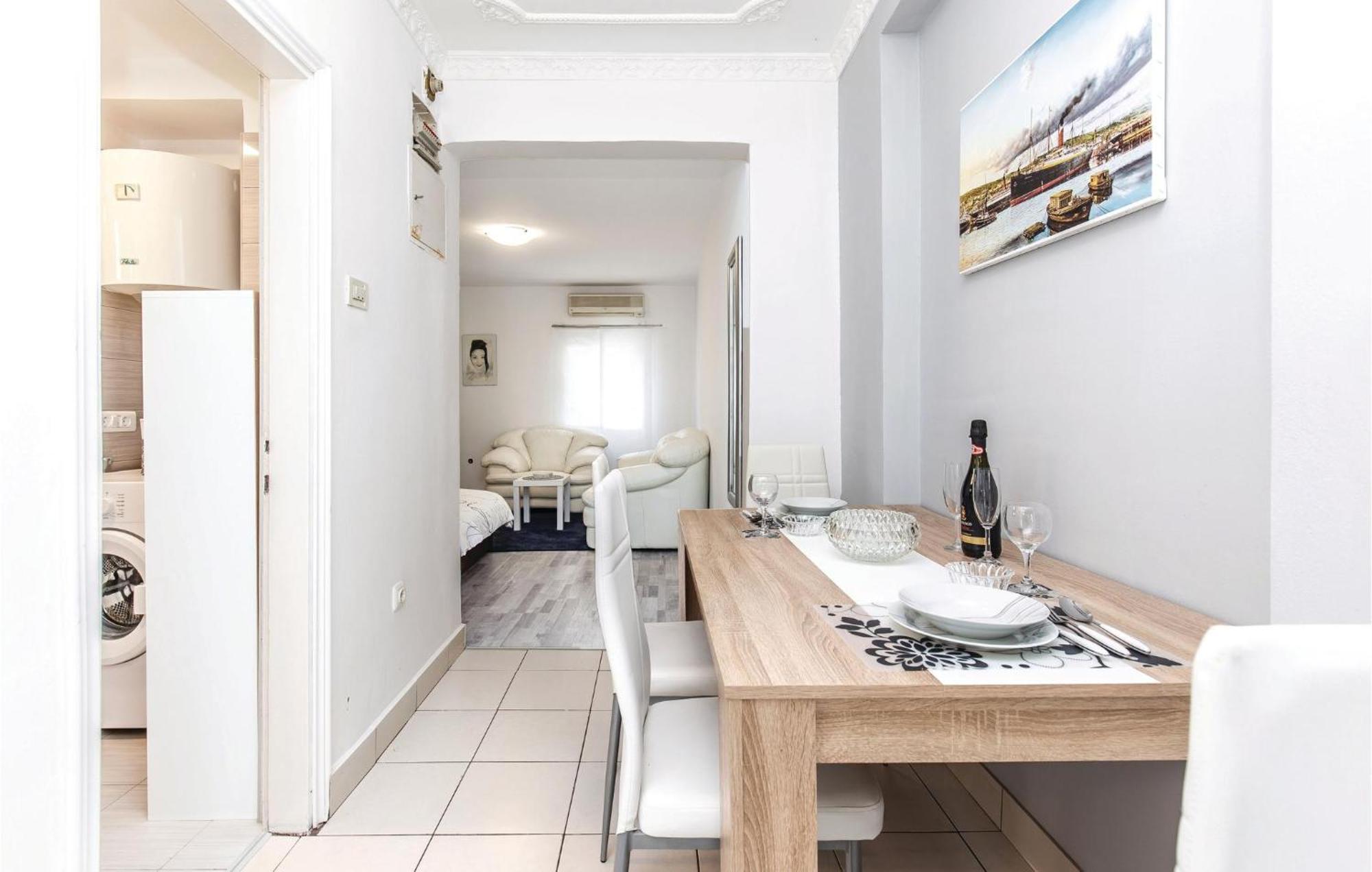 Stunning Apartment In Kostrena With Kitchen Zewnętrze zdjęcie