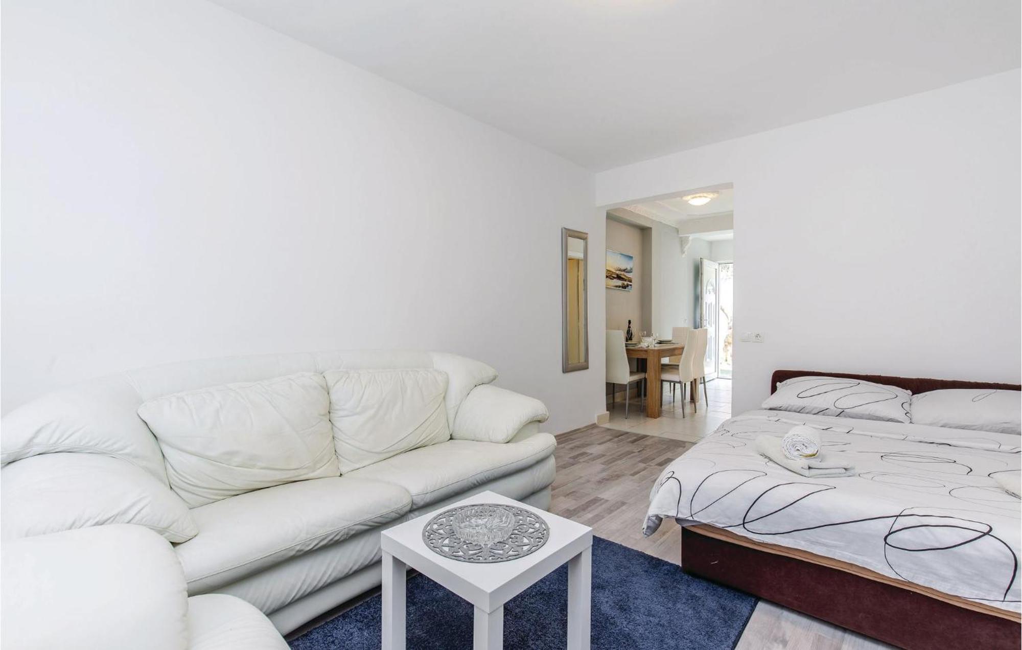 Stunning Apartment In Kostrena With Kitchen Zewnętrze zdjęcie